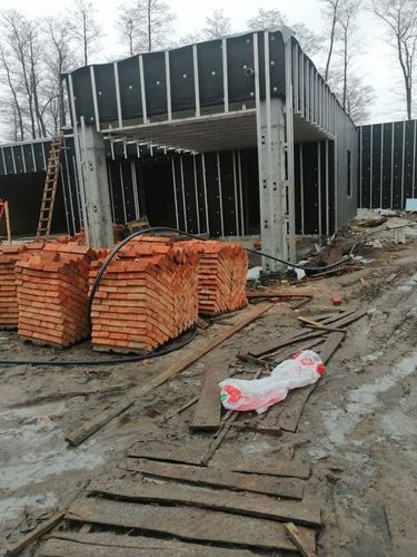 Baustelle mit Paletten